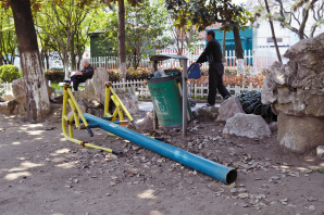 海曙公園健身器材壞了不少 街道辦事處表示會(huì)處理
